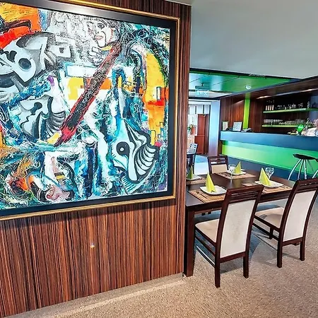 Klub 호텔 Dunaújváros