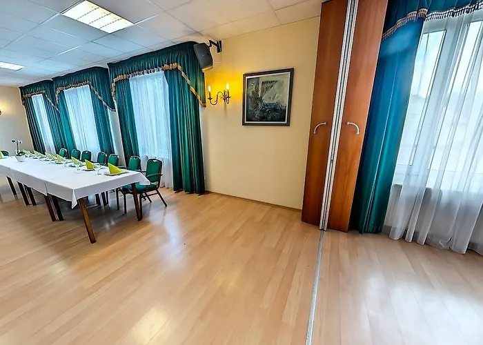 クラブ ホテル Dunaújváros